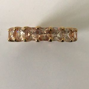 Costume jewelry ring size 7